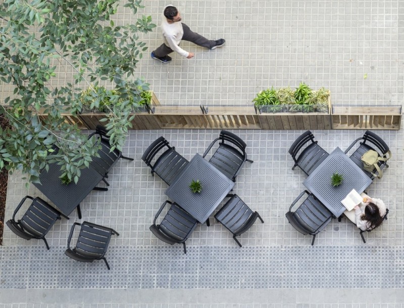 kare mobilier, MOBILIER DE COLLECTIVITÉ,Chaise PARIS AVEC ACCOUDOIRS NOIRE