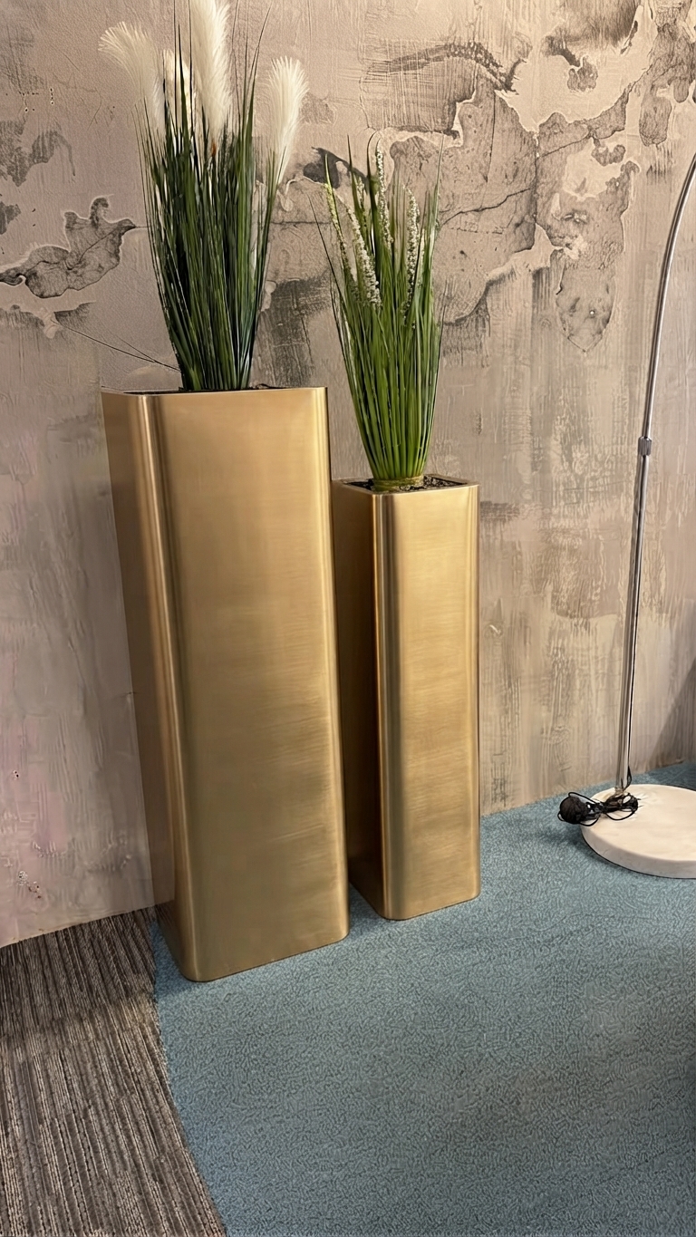 Porte-vase Calluna en inox doré